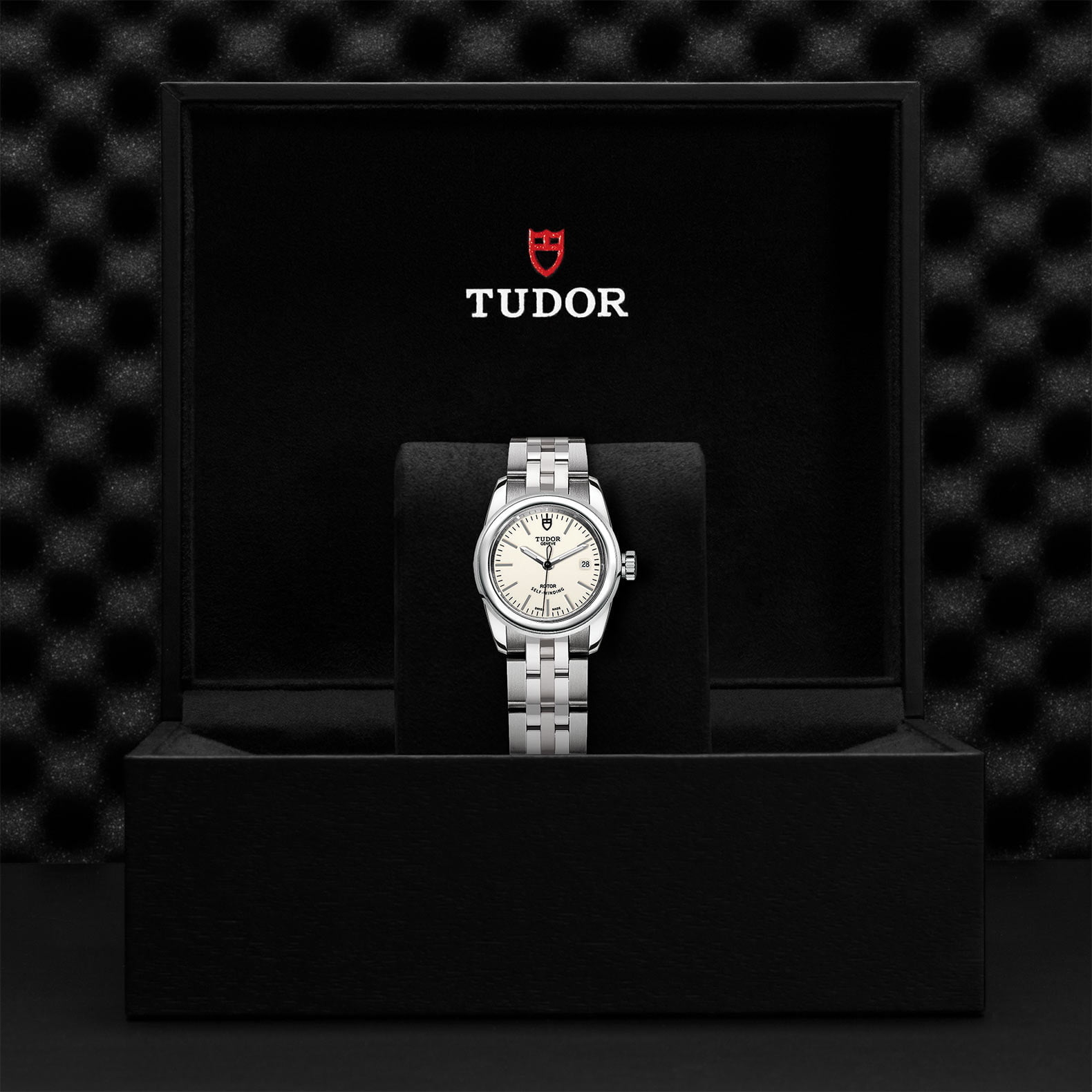 M51000 0027 Tudor Watch Carousel 4 4 10 2023