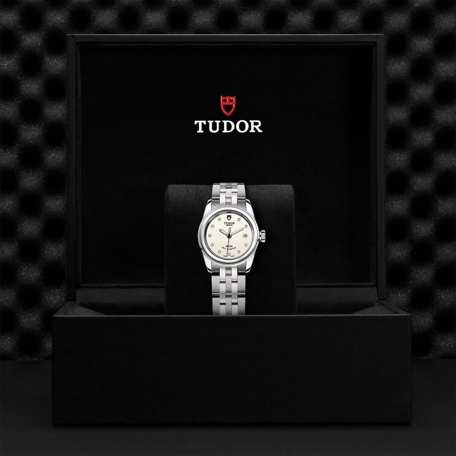 M51000 0028 Tudor Watch Carousel 4 4 10 2023
