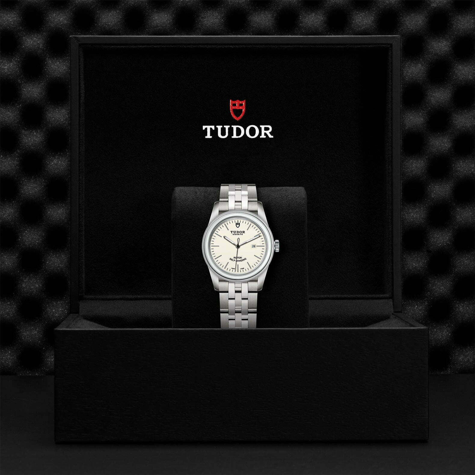 M53000 0079 Tudor Watch Carousel 4 4 10 2023