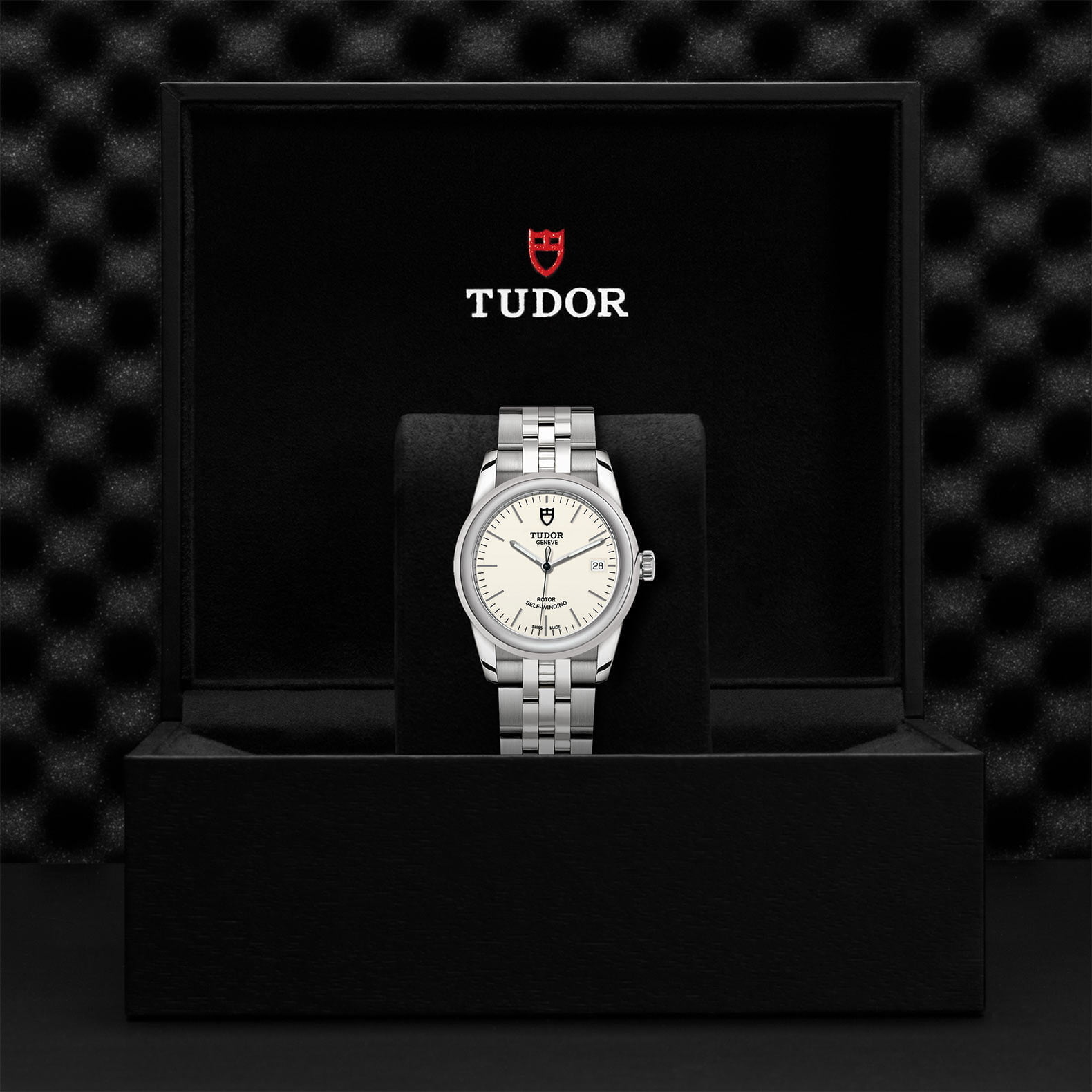 M55000 0103 Tudor Watch Carousel 4 4 10 2023