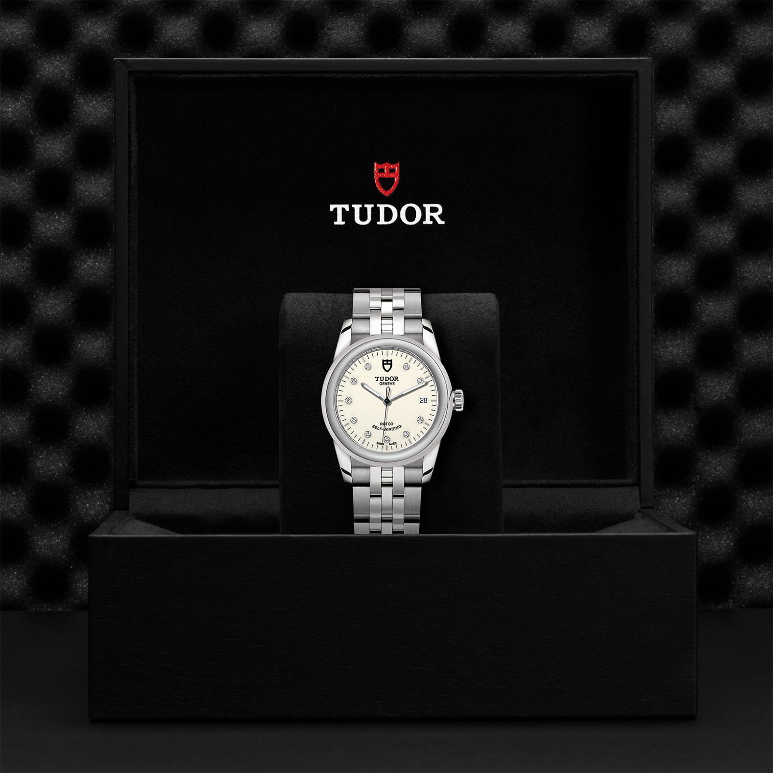 M55000 0104 Tudor Watch Carousel 4 4 10 2023
