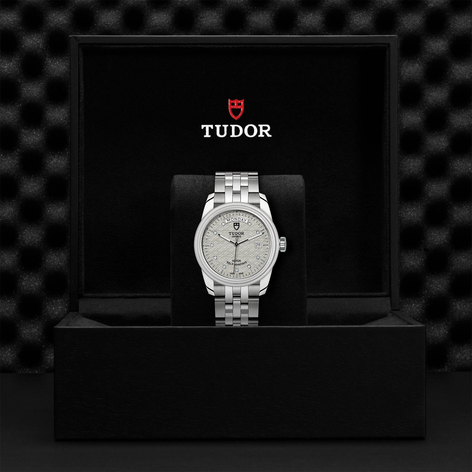 M56000 0004 Tudor Watch Carousel 4 4 10 2023