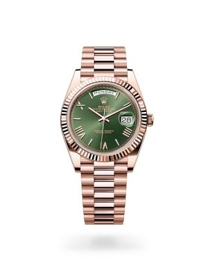 Rolex Day-Date 40 in 18 ct Everose Gold with Fluted Bezel