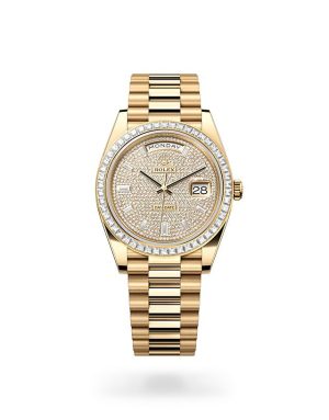 Rolex Day-Date 40 in 18 ct Yellow Gold with Diamond Set Bezel