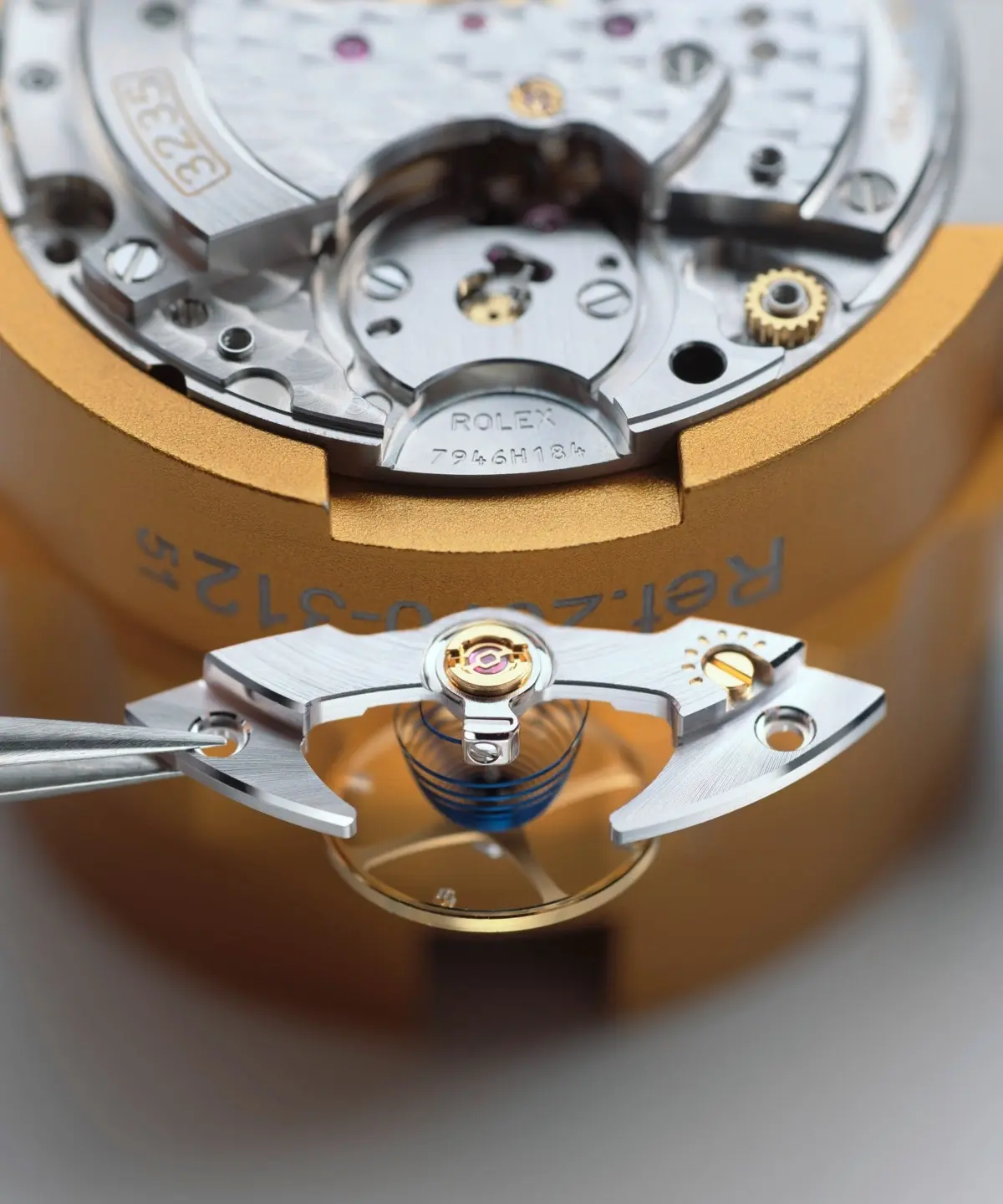 rolex-servicing-procedure-2234_rolex-sav_corporate_40_assemblage mouvement_pose-oscillateur_v1-landscape rolex servicing procedure 2234 rolex sav corporate 40 assemblage mouvement pose oscillateur v1 landscape