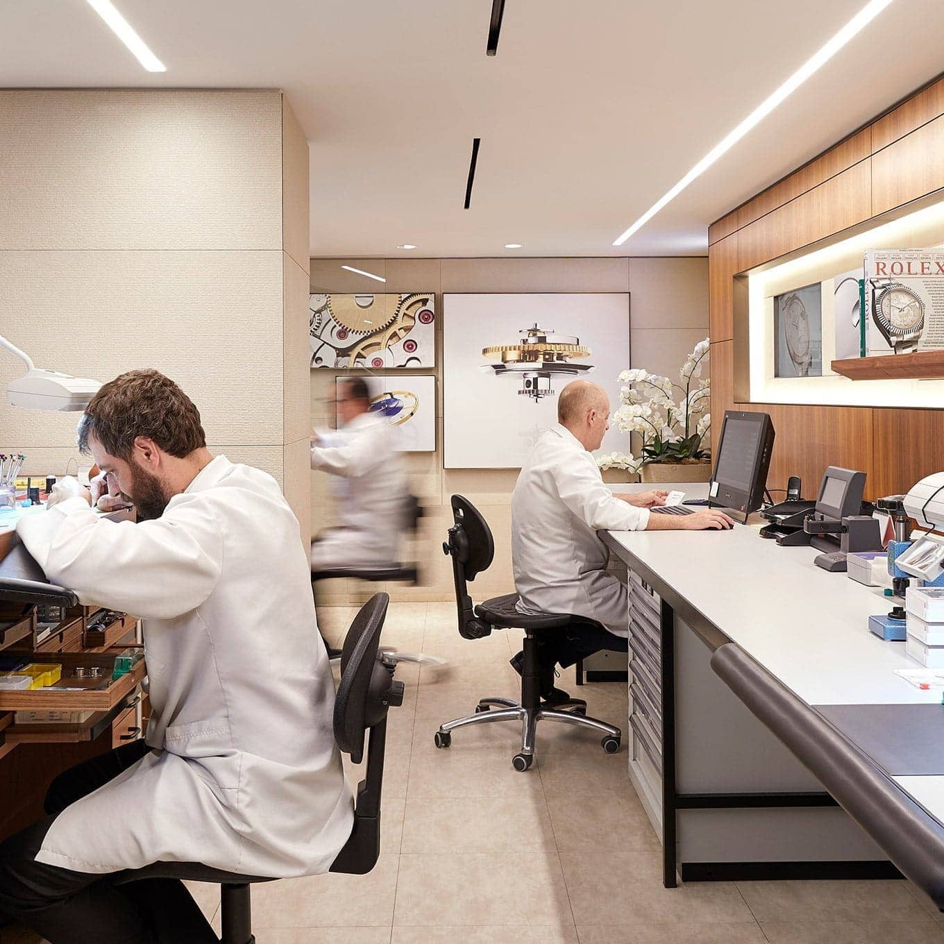 rolex-woo-hing-boutique-checkered-2 Rolex-Servicing-Procedure-First-Class-Service_Portrait
