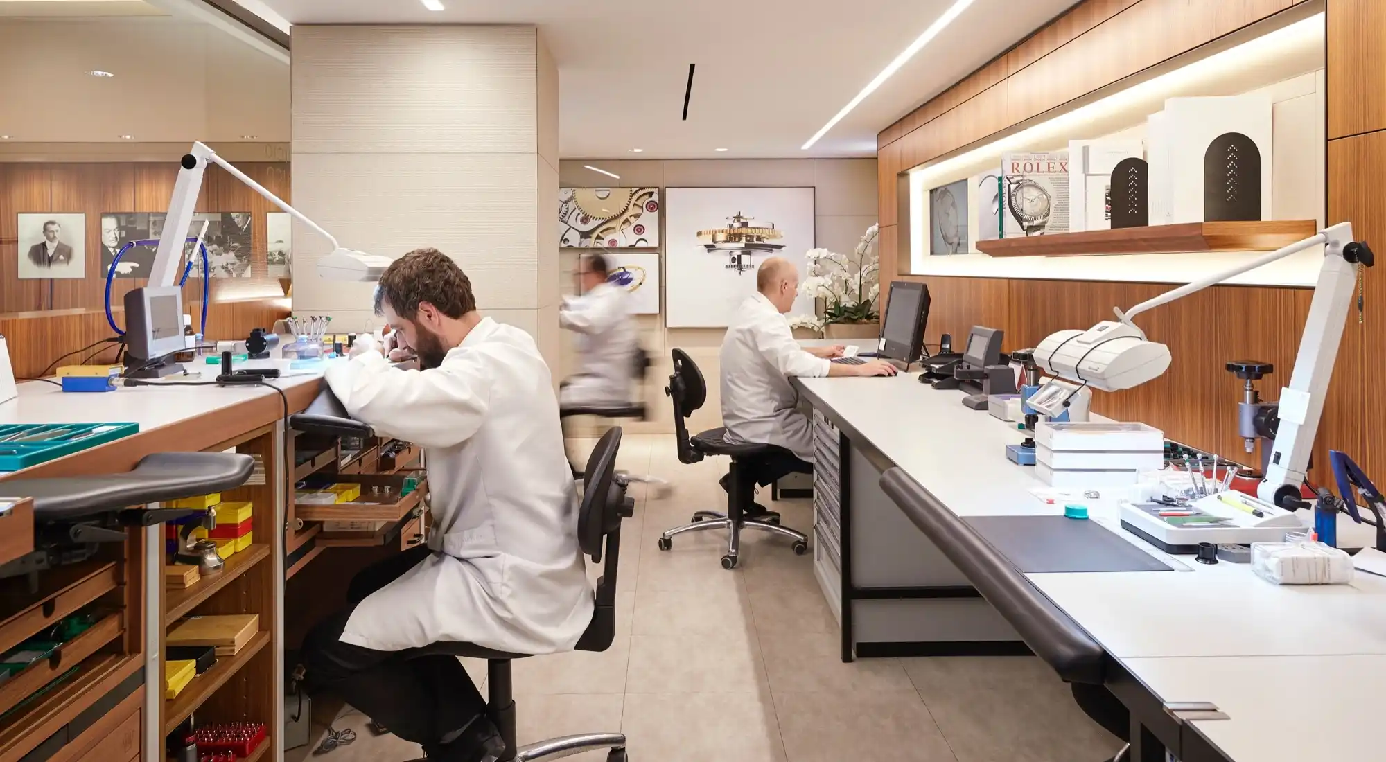 rolex-servicing-procedure-sav_barcelona_tousrolexboutique_2019gv_1124-portrait Rolex Watches Checking - Swee Cheong Watch